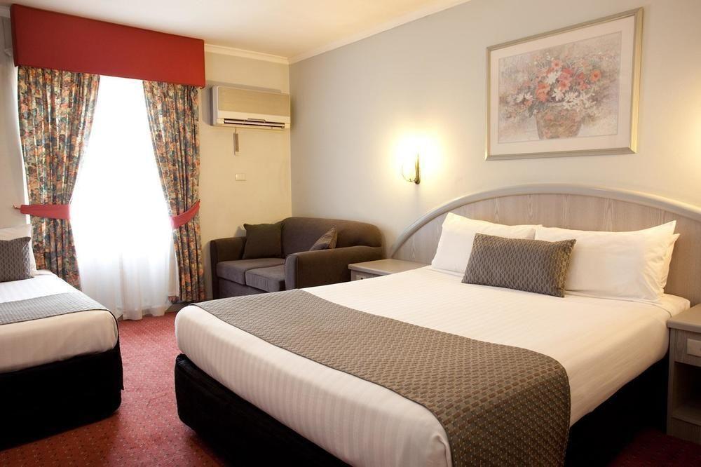 Adelaide Royal Coach Hotel Екстериор снимка