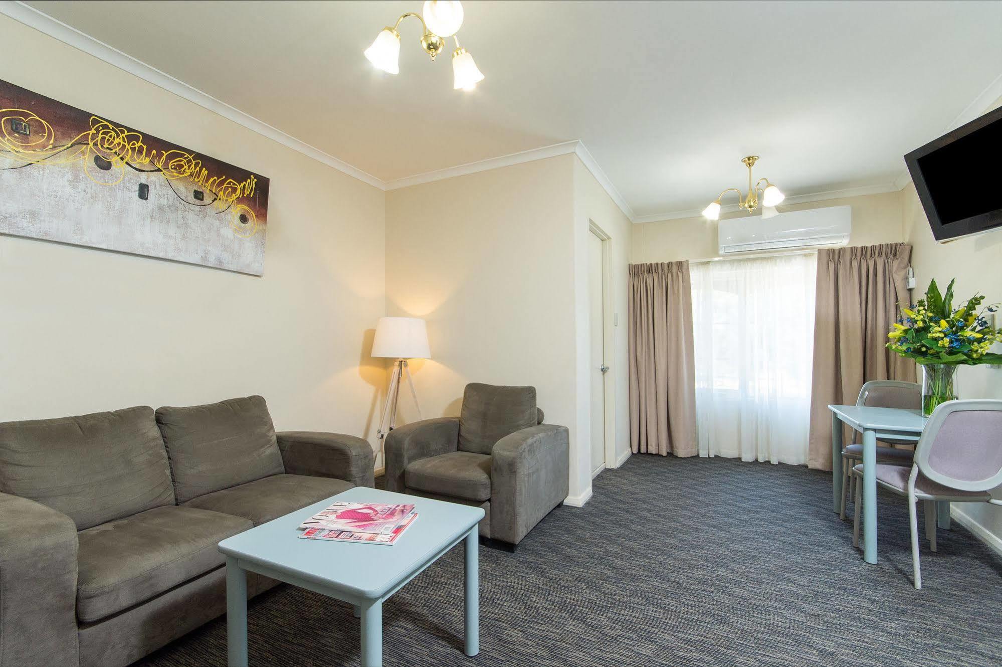 Adelaide Royal Coach Hotel Екстериор снимка